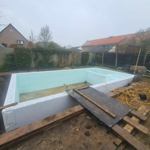 Project Doe-het-zelf zwembad in Berlicum